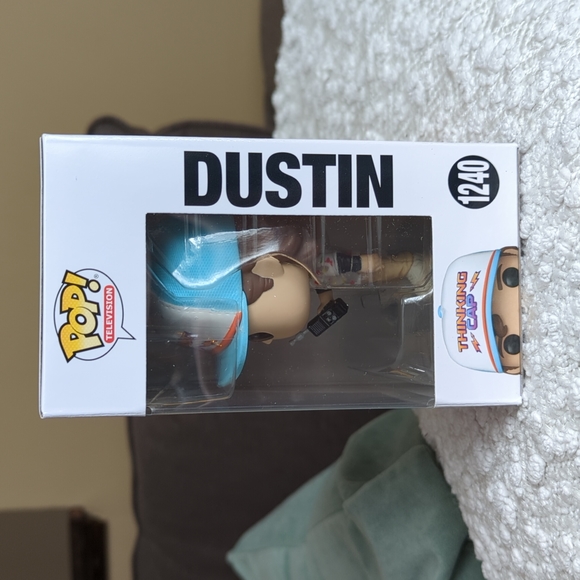 Stranger Things Funko Pop Dustin NEW - Picture 2 of 7